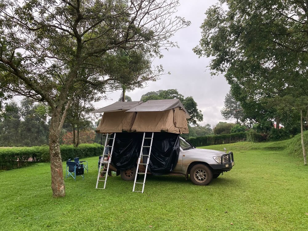 Land Cruiser (V8/VX) Rental Uganda with twin rooftop Tents