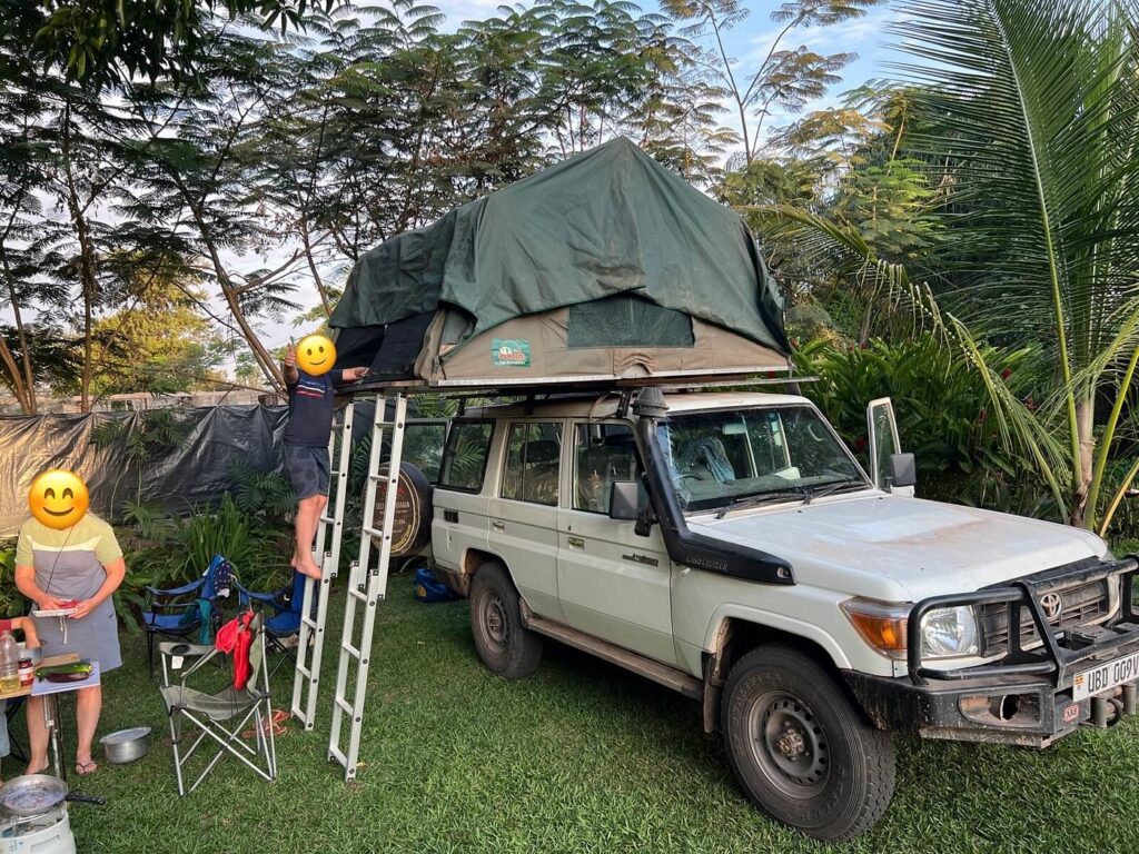 how to setup a rooftop tent on a land cruiser hardtop (LX) Rental Uganda