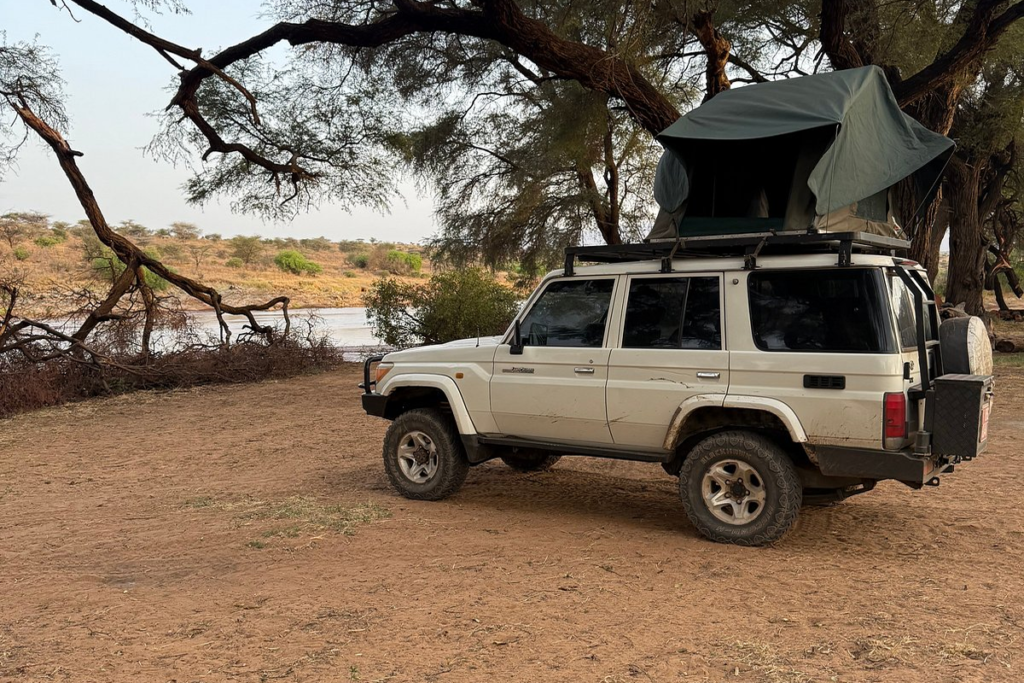 land cruiser hardtop hire Uganda with twin rooftop tents