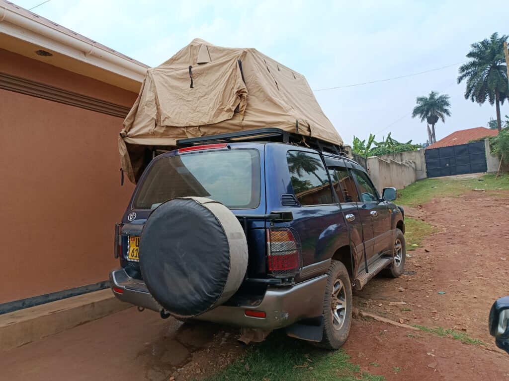 Land Cruiser (GX/GXL) Rental Uganda with rooftop tent
