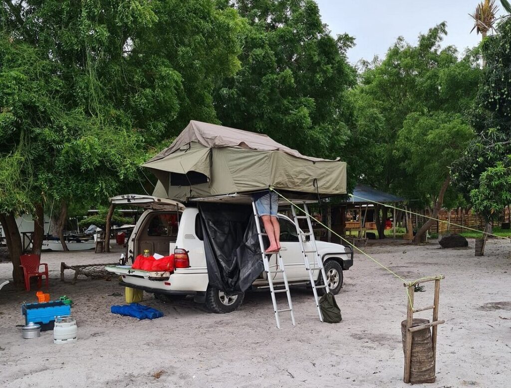V8 with family rooftop tent