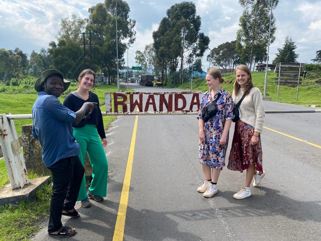 cheap car rental entebbe for cross border